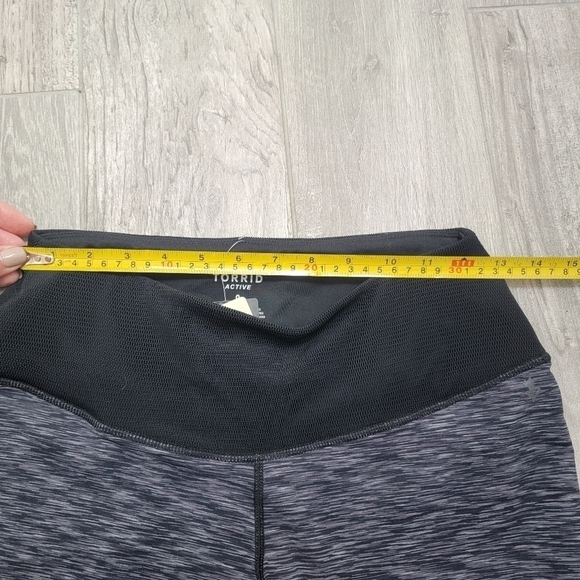 NWT Torrid Capri Leggings 0 - Picture 7 of 10